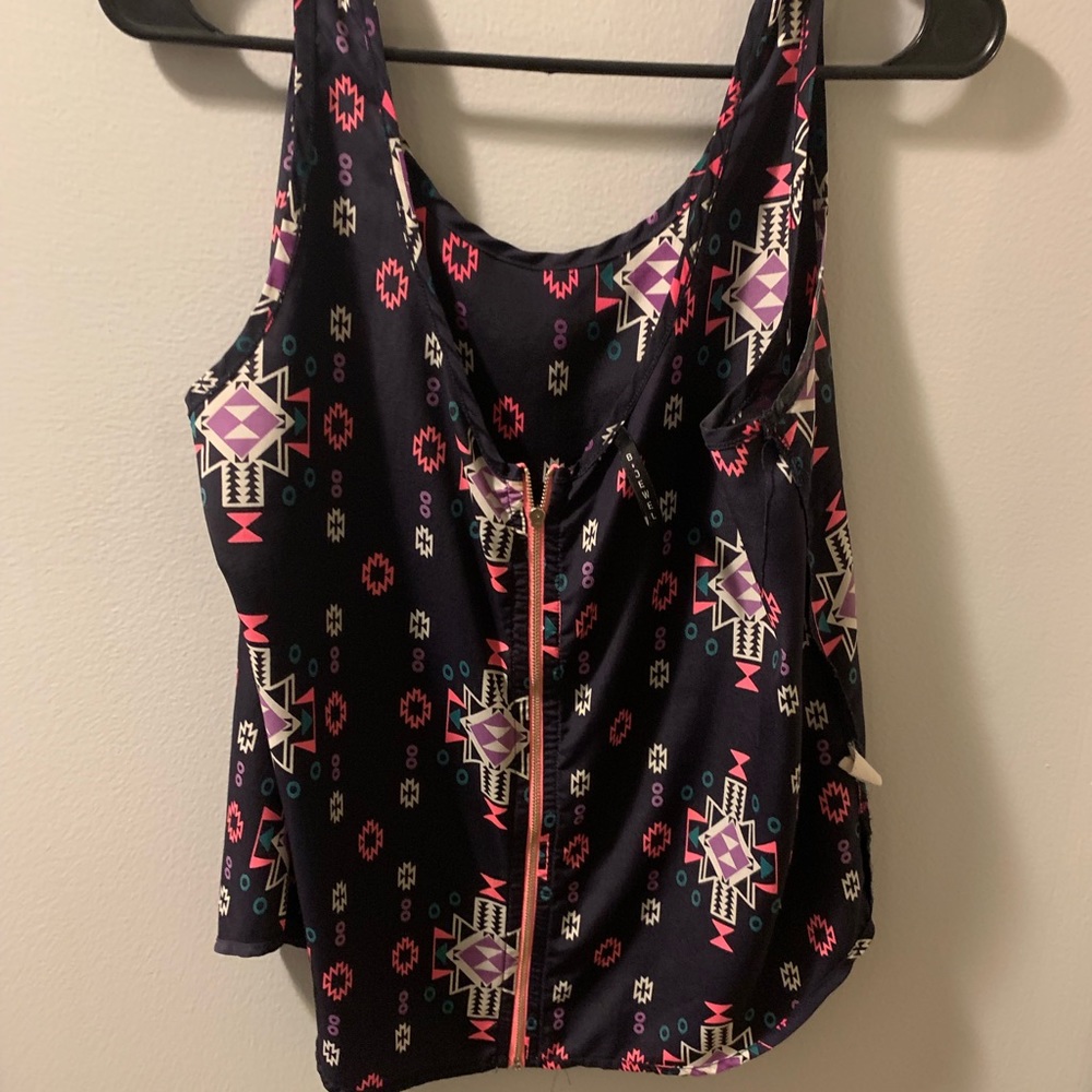 Aztec Print - Picture 2 of 3